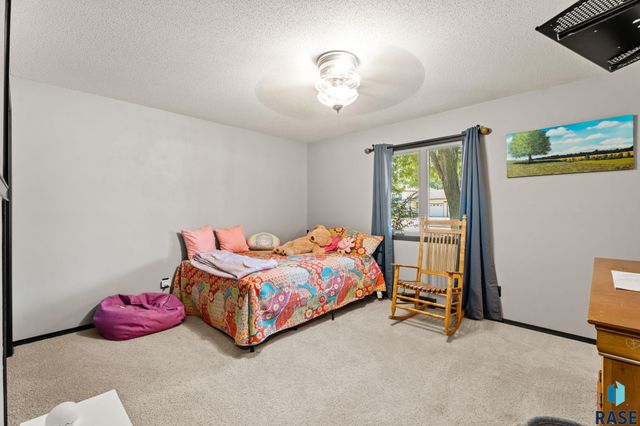 5800 Coughran Ct Court, Sioux Falls, SD 57106