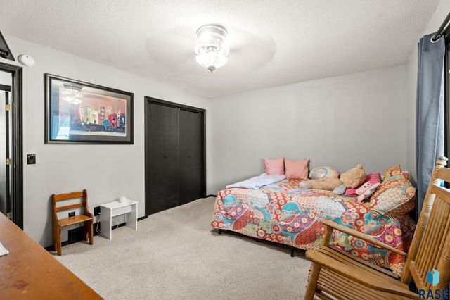 5800 Coughran Ct Court, Sioux Falls, SD 57106