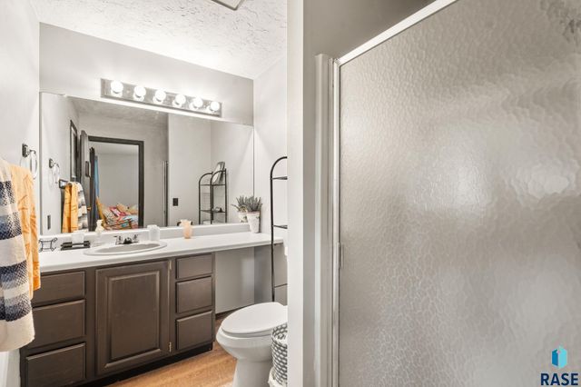 5800 Coughran Ct Court, Sioux Falls, SD 57106