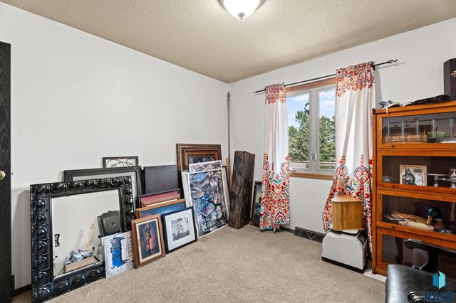 5800 Coughran Ct Court, Sioux Falls, SD 57106