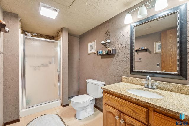 5800 Coughran Ct Court, Sioux Falls, SD 57106