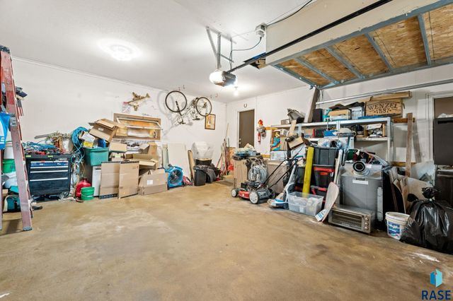 5800 Coughran Ct Court, Sioux Falls, SD 57106