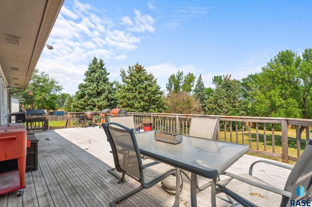 5800 Coughran Ct Court, Sioux Falls, SD 57106
