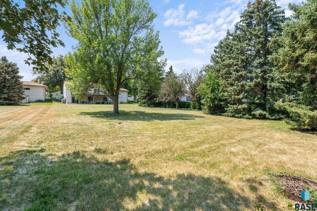 5800 Coughran Ct Court, Sioux Falls, SD 57106