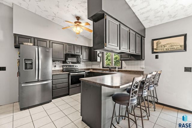 5800 Coughran Ct Court, Sioux Falls, SD 57106