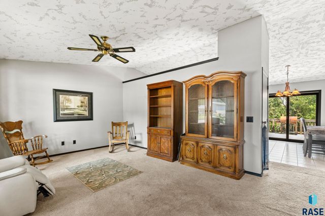5800 Coughran Ct Court, Sioux Falls, SD 57106