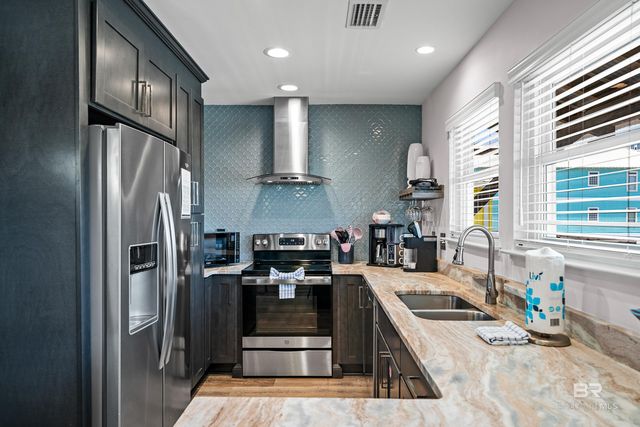 213 W 2nd Avenue, Gulf Shores, AL 36542