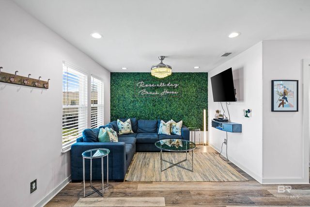 213 W 2nd Avenue, Gulf Shores, AL 36542