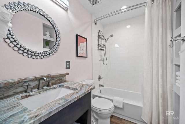 213 W 2nd Avenue, Gulf Shores, AL 36542