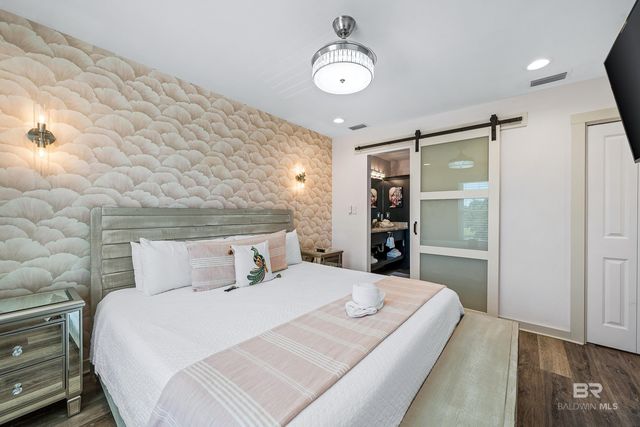 213 W 2nd Avenue, Gulf Shores, AL 36542