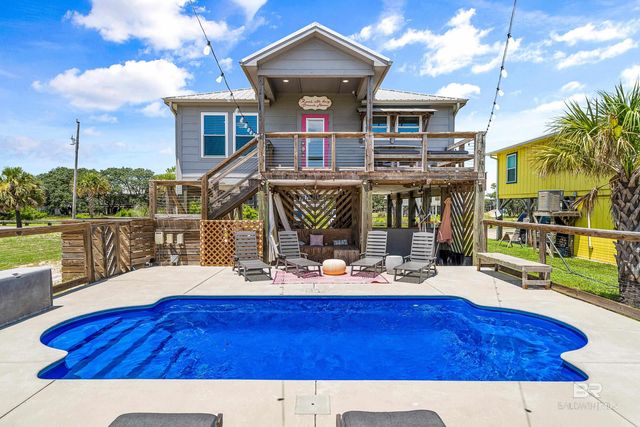 213 W 2nd Avenue, Gulf Shores, AL 36542