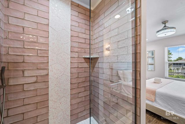 213 W 2nd Avenue, Gulf Shores, AL 36542