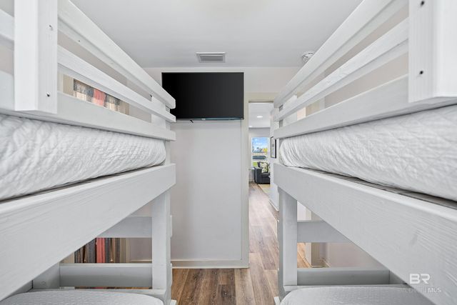 213 W 2nd Avenue, Gulf Shores, AL 36542