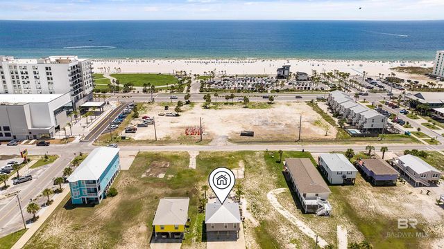 213 W 2nd Avenue, Gulf Shores, AL 36542