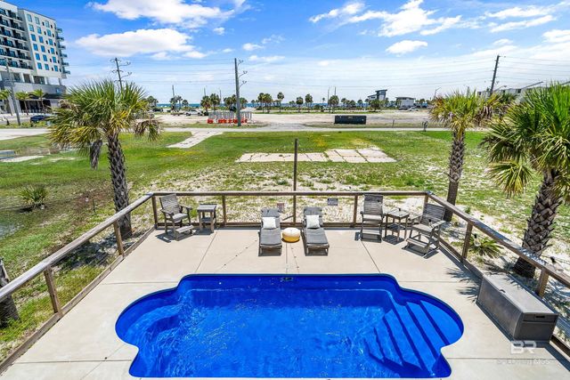 213 W 2nd Avenue, Gulf Shores, AL 36542