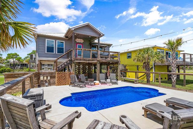 213 W 2nd Avenue, Gulf Shores, AL 36542