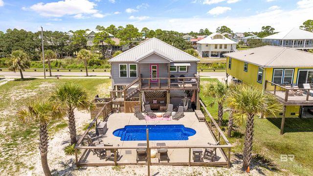 213 W 2nd Avenue, Gulf Shores, AL 36542