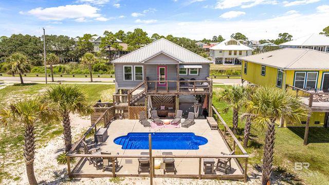 213 W 2nd Avenue, Gulf Shores, AL 36542