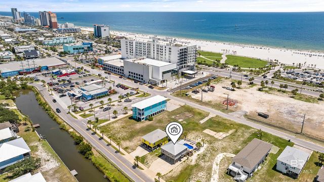 213 W 2nd Avenue, Gulf Shores, AL 36542