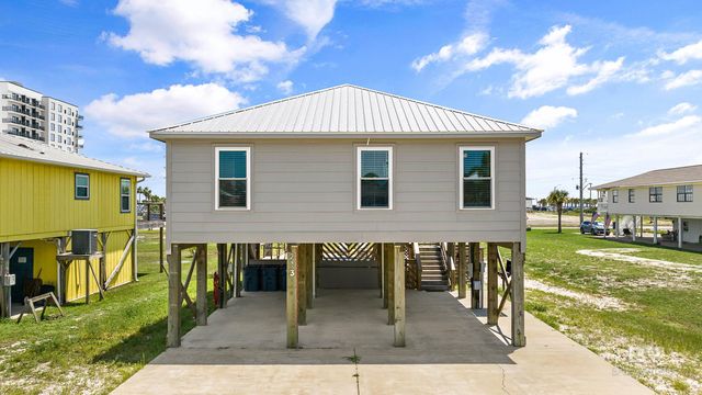 213 W 2nd Avenue, Gulf Shores, AL 36542