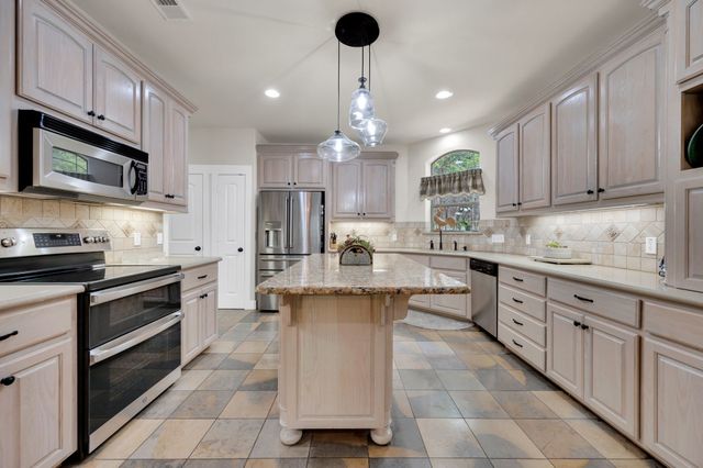 3690 Mockingbird Lane, Midlothian, TX 76065