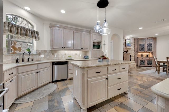 3690 Mockingbird Lane, Midlothian, TX 76065