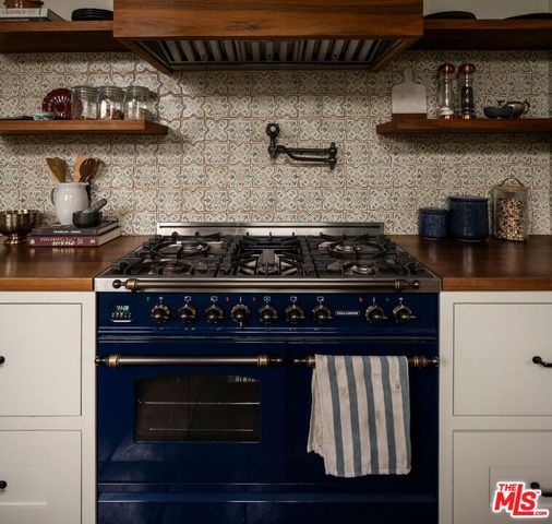 4918 Angeles Vista Boulevard, View Park, CA 90043