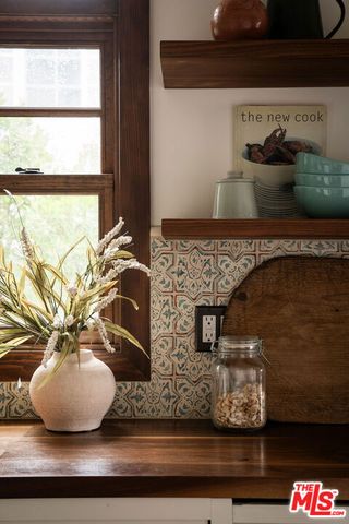 4918 Angeles Vista Boulevard, View Park, CA 90043