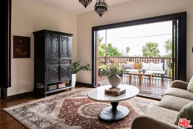 4918 Angeles Vista Boulevard, View Park, CA 90043