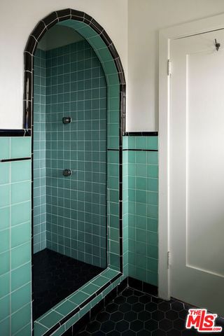 4918 Angeles Vista Boulevard, View Park, CA 90043