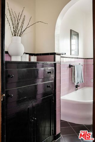 4918 Angeles Vista Boulevard, View Park, CA 90043