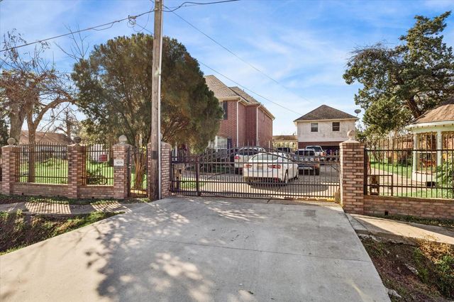 4206 Wiley Road, Houston, TX 77093