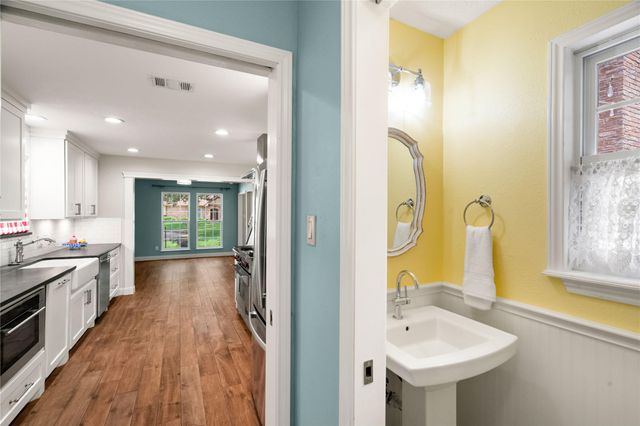 18003 Ravenfield Drive, Houston, TX 77084