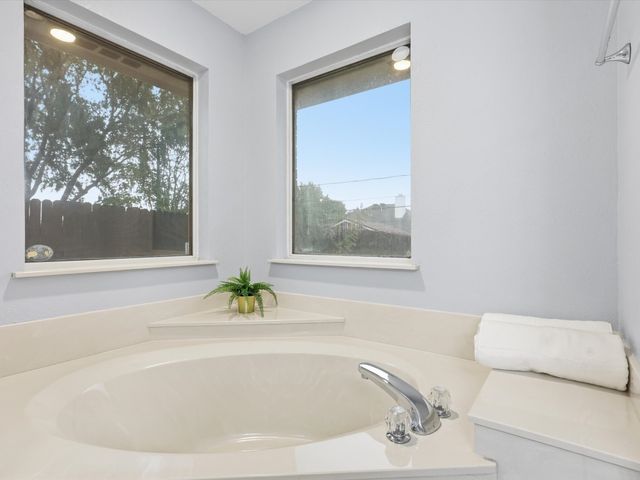 804 Auburndale Drive, Mansfield, TX 76063