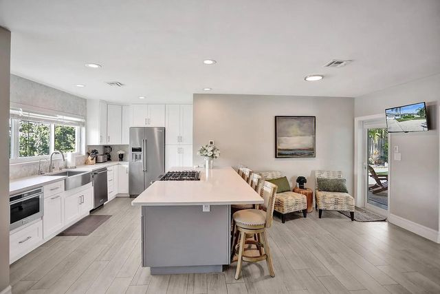 604 NE 25th Avenue, Pompano Beach, FL 33062