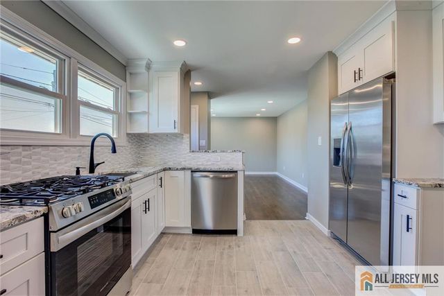 21 Monroe Avenue, Carteret, NJ 07008