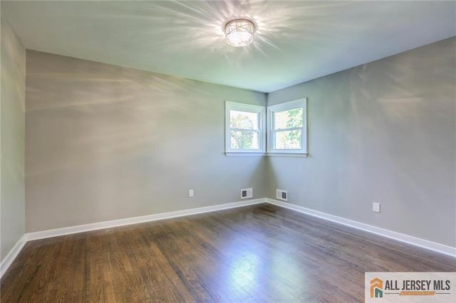 21 Monroe Avenue, Carteret, NJ 07008