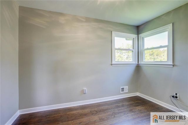 21 Monroe Avenue, Carteret, NJ 07008