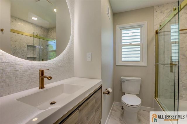 21 Monroe Avenue, Carteret, NJ 07008