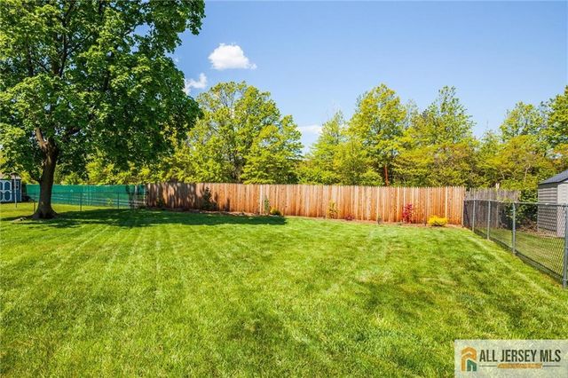 21 Monroe Avenue, Carteret, NJ 07008