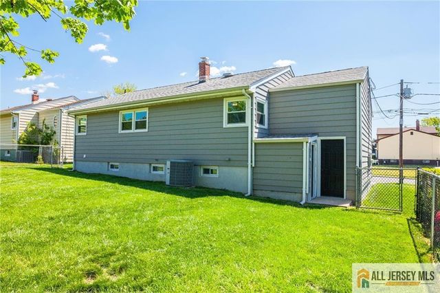 21 Monroe Avenue, Carteret, NJ 07008