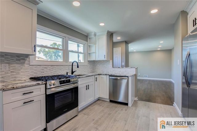 21 Monroe Avenue, Carteret, NJ 07008