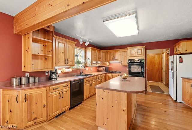 3254 Cherie Cercle, Cuyahoga Falls, OH 44223