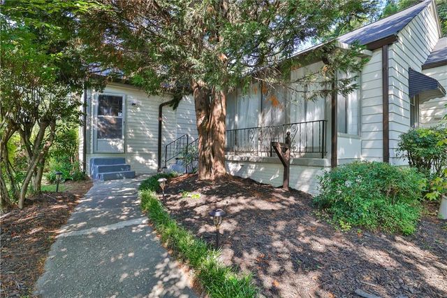 616 Darlington Road NE, Atlanta, GA 30305