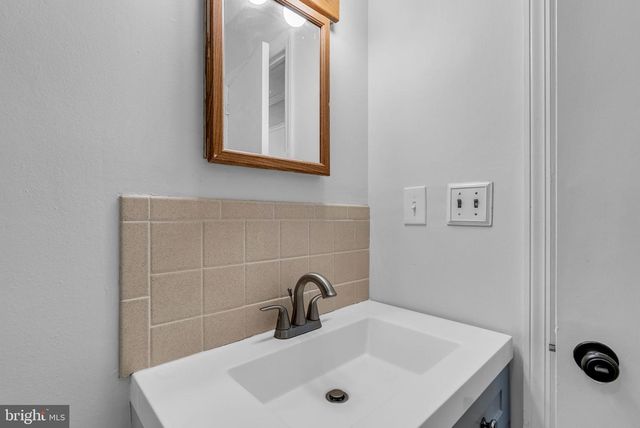 126 S MAIN ST, Allentown, NJ 08501