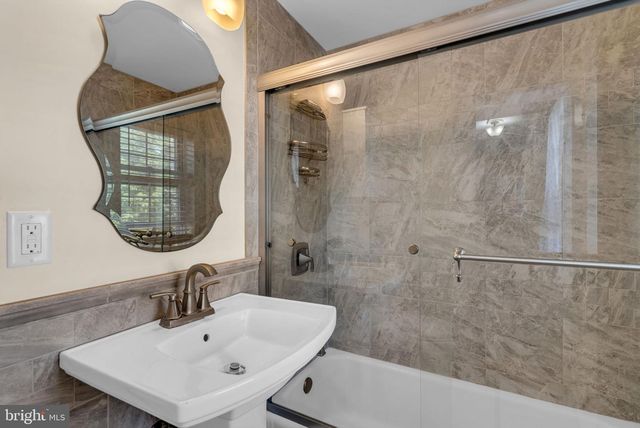 126 S MAIN ST, Allentown, NJ 08501
