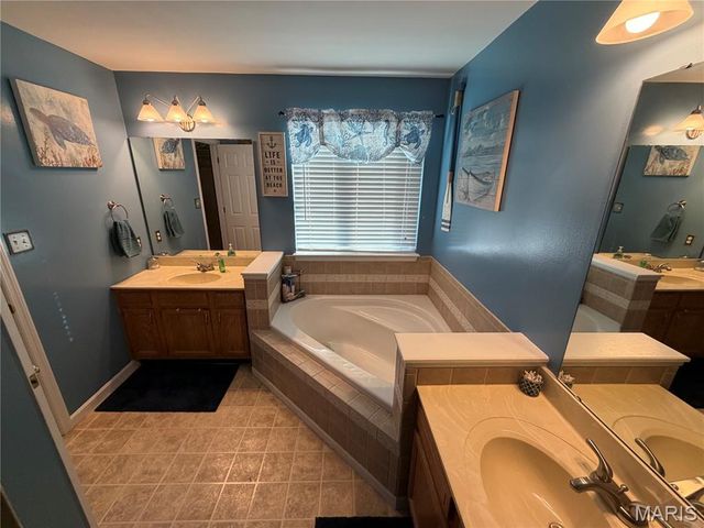 3089 Valley Oaks Drive, Imperial, MO 63052