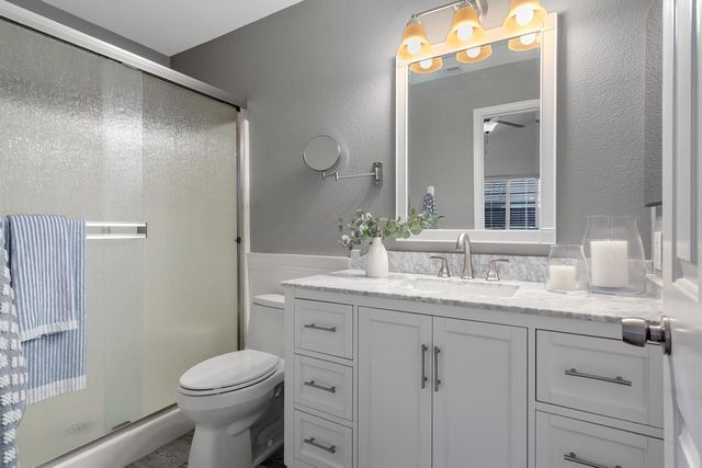 214 N Cinnamon Dr, Galt, CA 95632