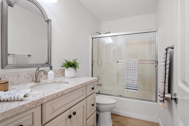 214 N Cinnamon Dr, Galt, CA 95632