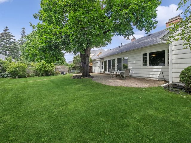 904 S 2nd Avenue, Des Plaines, IL 60016